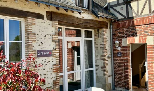 L'extérieur de la chambre Love et sa petite terasse. Un cadre reposant. 